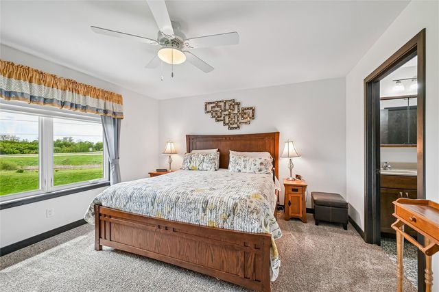 3615 Bluebird Drive SW, Cedar Rapids, IA 52404