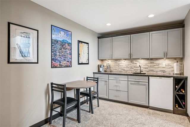 3615 Bluebird Drive SW, Cedar Rapids, IA 52404