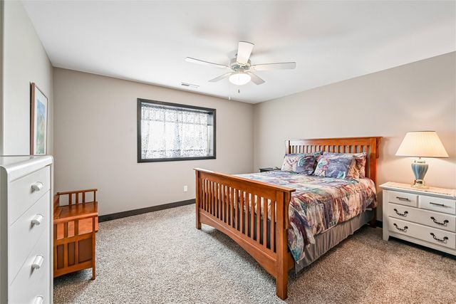 3615 Bluebird Drive SW, Cedar Rapids, IA 52404