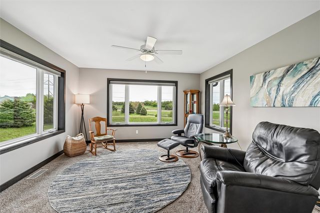 3615 Bluebird Drive SW, Cedar Rapids, IA 52404