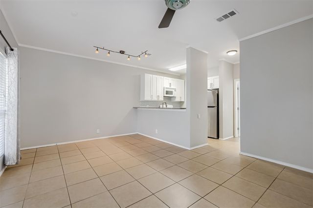802 S 1st ST 206, Austin, TX 78704