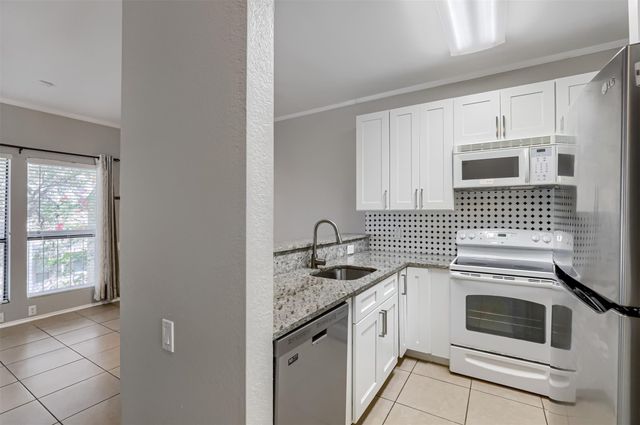 802 S 1st ST 206, Austin, TX 78704