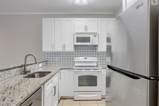802 S 1st ST 206, Austin, TX 78704