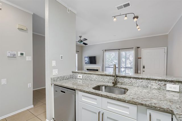 802 S 1st ST 206, Austin, TX 78704