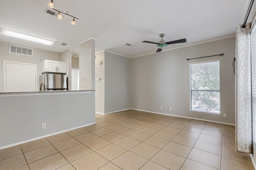802 S 1st ST 206, Austin, TX 78704