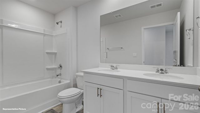 643 13th Avenue Drive NE, Hickory, NC 28601