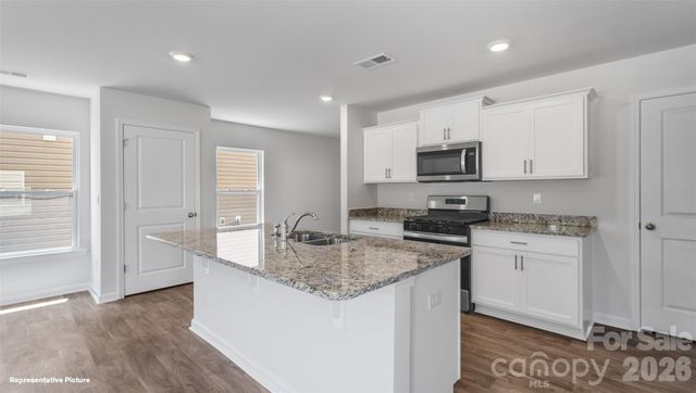 643 13th Avenue Drive NE, Hickory, NC 28601