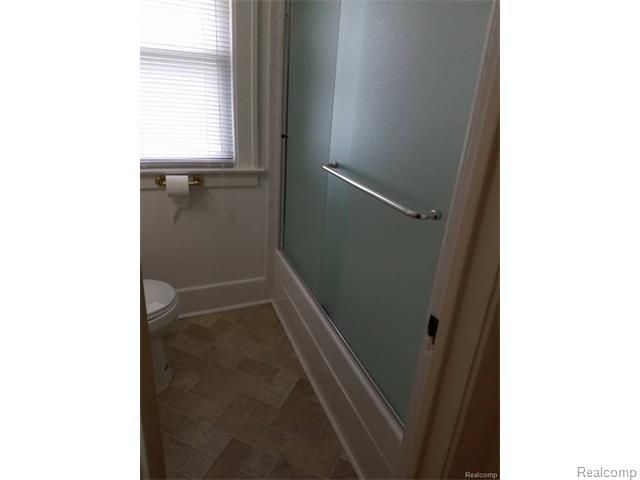 617 E Bennett Avenue, Ferndale, MI 48220