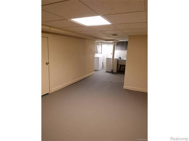 617 E Bennett Avenue, Ferndale, MI 48220