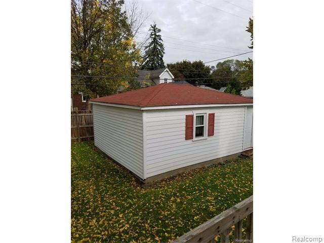 617 E Bennett Avenue, Ferndale, MI 48220