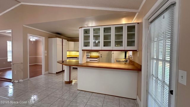 301 Nesbitt Street NE, Palm Bay, FL 32907