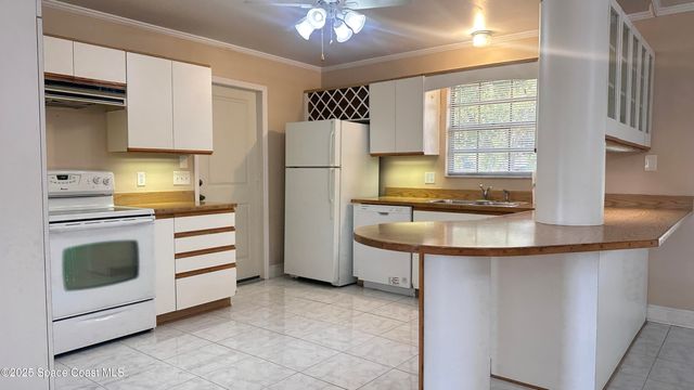 301 Nesbitt Street NE, Palm Bay, FL 32907