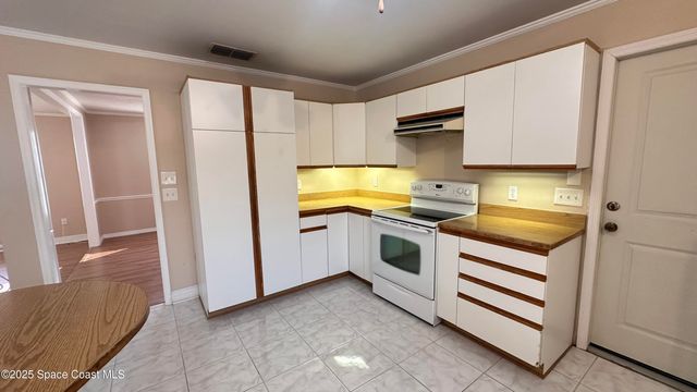 301 Nesbitt Street NE, Palm Bay, FL 32907