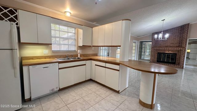 301 Nesbitt Street NE, Palm Bay, FL 32907