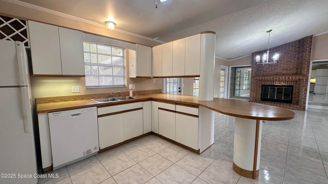 301 Nesbitt Street NE, Palm Bay, FL 32907