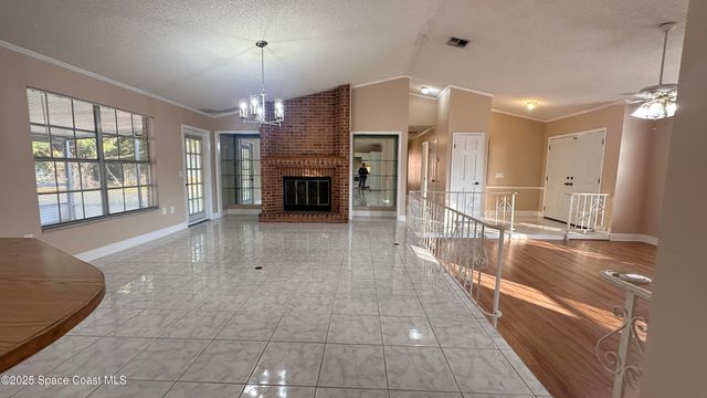 301 Nesbitt Street NE, Palm Bay, FL 32907