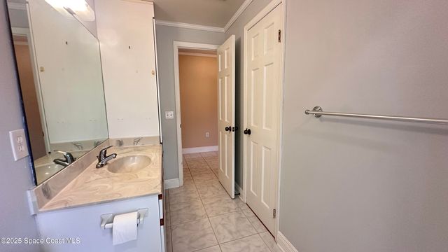 301 Nesbitt Street NE, Palm Bay, FL 32907