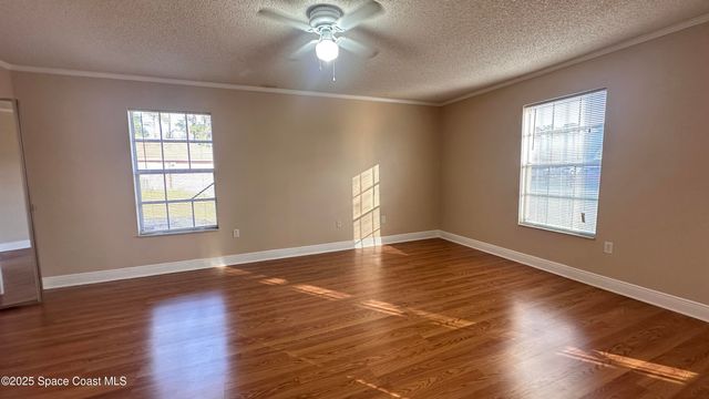 301 Nesbitt Street NE, Palm Bay, FL 32907