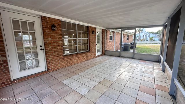 301 Nesbitt Street NE, Palm Bay, FL 32907