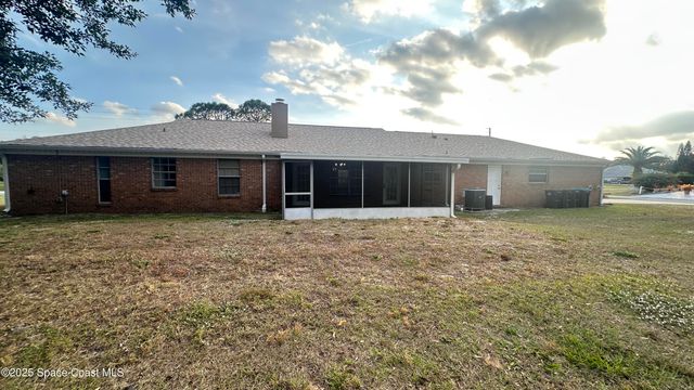 301 Nesbitt Street NE, Palm Bay, FL 32907