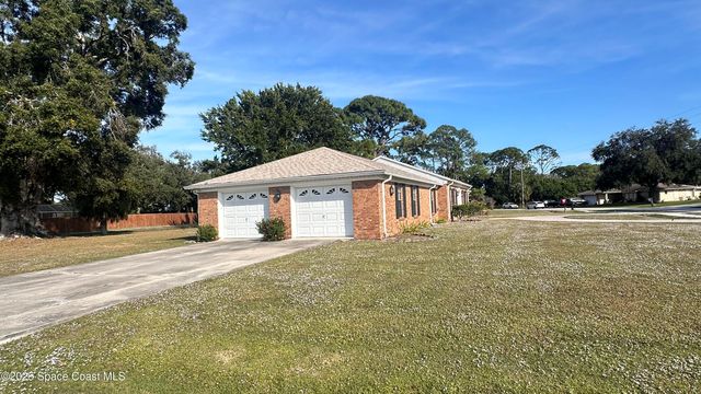 301 Nesbitt Street NE, Palm Bay, FL 32907