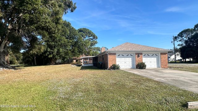 301 Nesbitt Street NE, Palm Bay, FL 32907