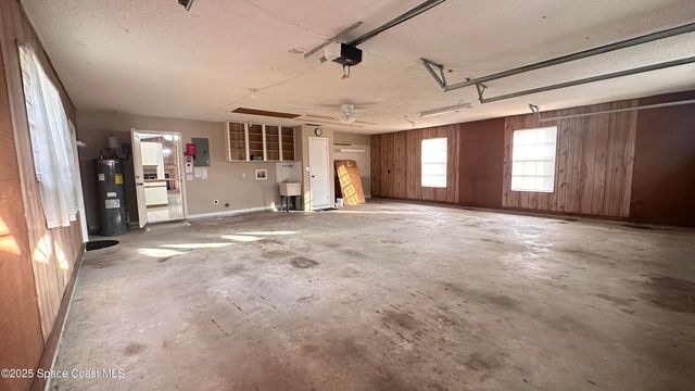 301 Nesbitt Street NE, Palm Bay, FL 32907