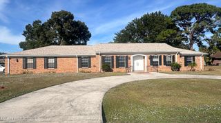301 Nesbitt Street NE, Palm Bay, FL 32907