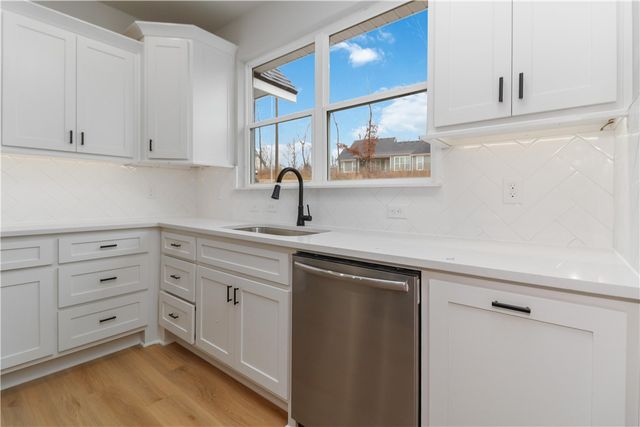 15 Whithorn Drive, Bella Vista, AR 72715