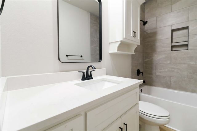 15 Whithorn Drive, Bella Vista, AR 72715