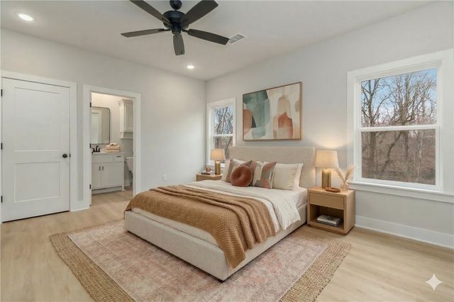 15 Whithorn Drive, Bella Vista, AR 72715