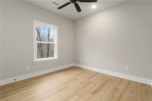 15 Whithorn Drive, Bella Vista, AR 72715