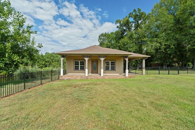 348 Cameron, Hattiesburg, MS 39402