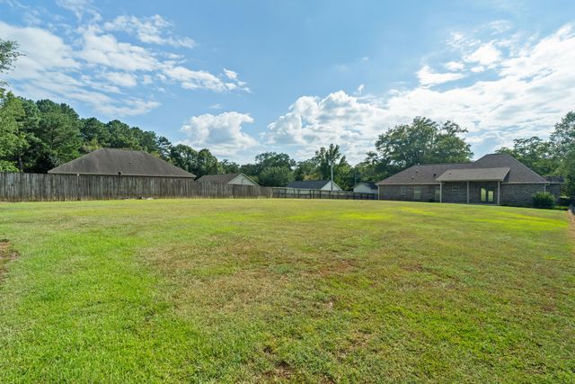 348 Cameron, Hattiesburg, MS 39402
