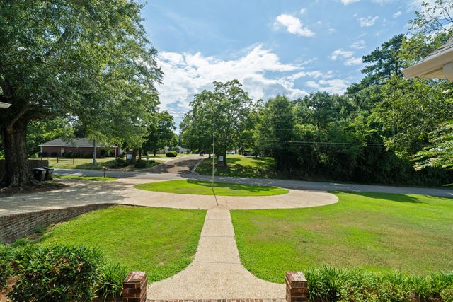 348 Cameron, Hattiesburg, MS 39402
