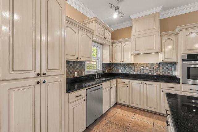 348 Cameron, Hattiesburg, MS 39402