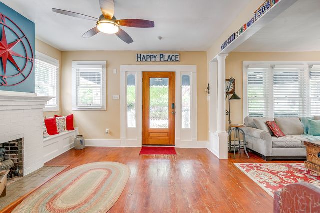 1968 Alston Avenue, Fort Worth, TX 76110
