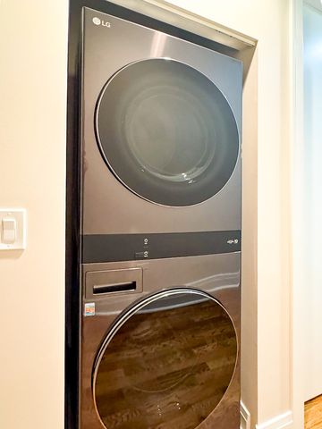 770 W Gladys Avenue 305, Chicago, IL 60661