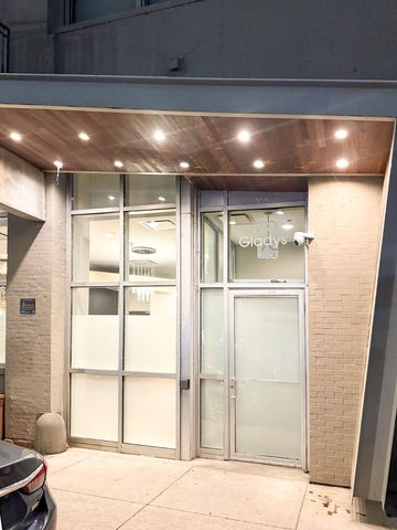 770 W Gladys Avenue 305, Chicago, IL 60661