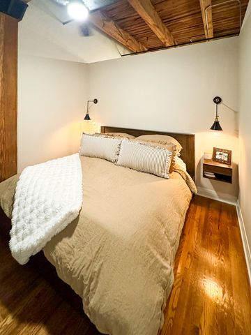 770 W Gladys Avenue 305, Chicago, IL 60661