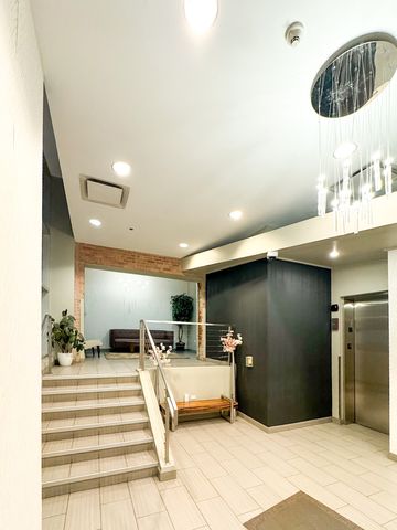 770 W Gladys Avenue 305, Chicago, IL 60661