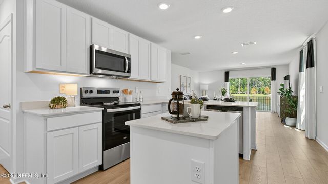 5900 VICTORIA CREEK Lane, Jacksonville, FL 32219