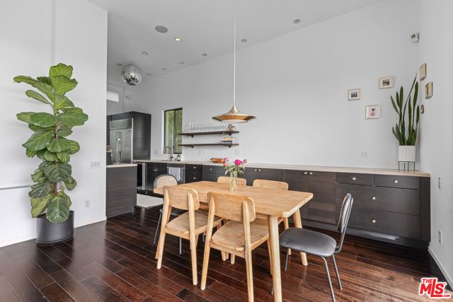 2300 Ronda Vista Drive, Los Angeles, CA 90027