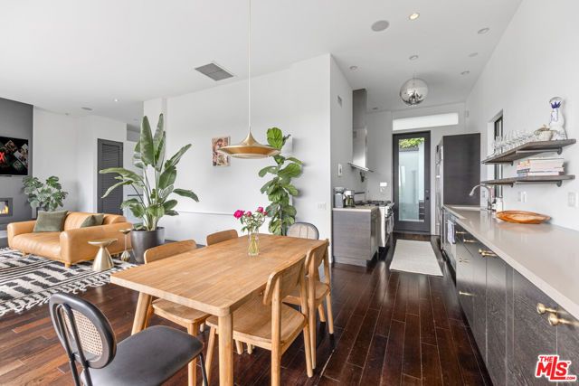 2300 Ronda Vista Drive, Los Angeles, CA 90027