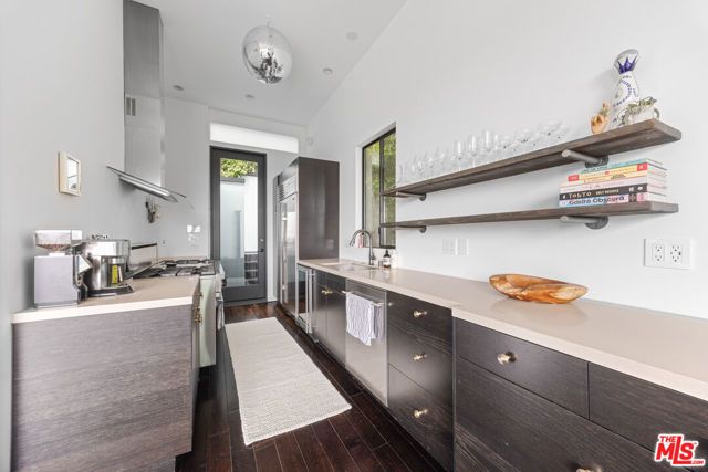 2300 Ronda Vista Drive, Los Angeles, CA 90027