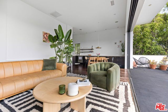 2300 Ronda Vista Drive, Los Angeles, CA 90027