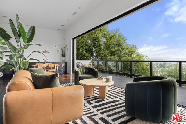 2300 Ronda Vista Drive, Los Angeles, CA 90027