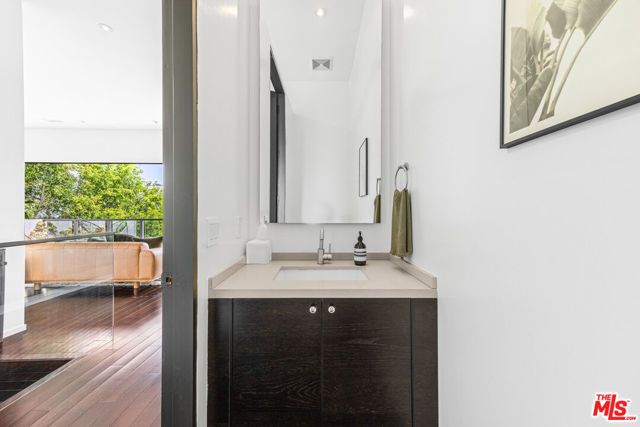2300 Ronda Vista Drive, Los Angeles, CA 90027