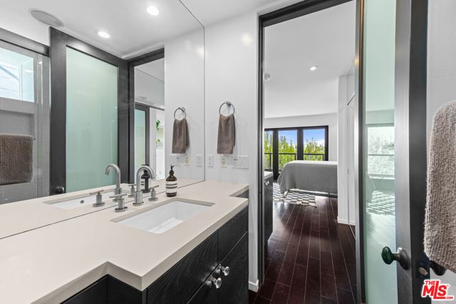 2300 Ronda Vista Drive, Los Angeles, CA 90027
