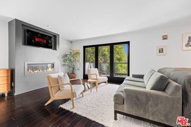 2300 Ronda Vista Drive, Los Angeles, CA 90027
